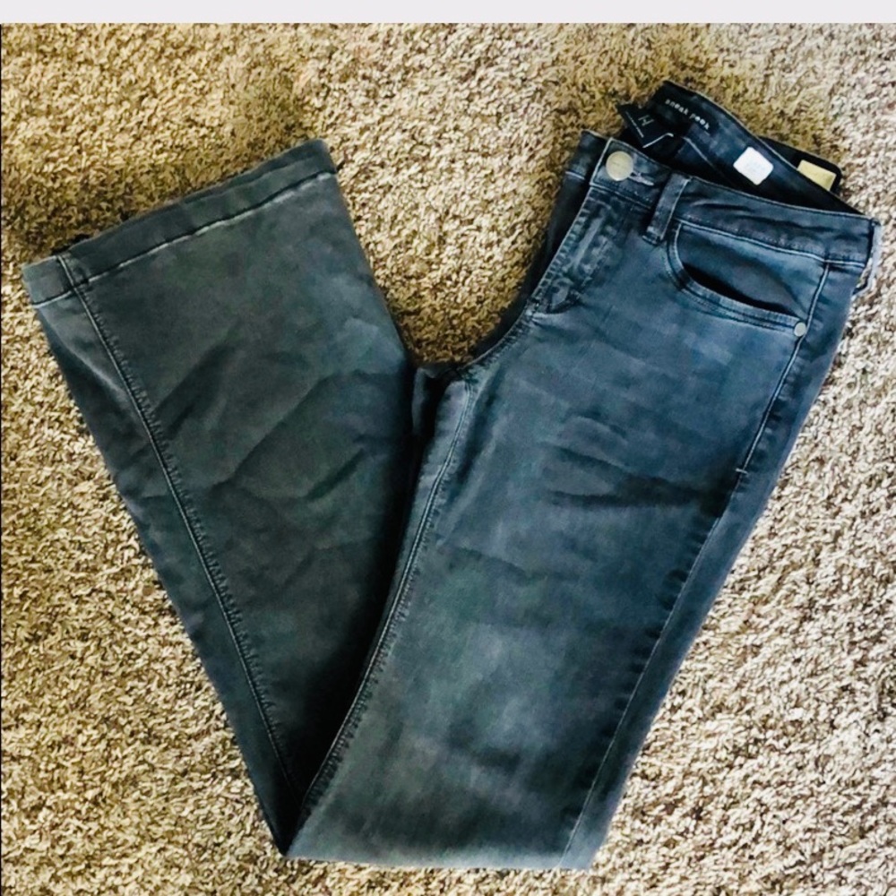 🥰 Black Sneak peek flare jeans